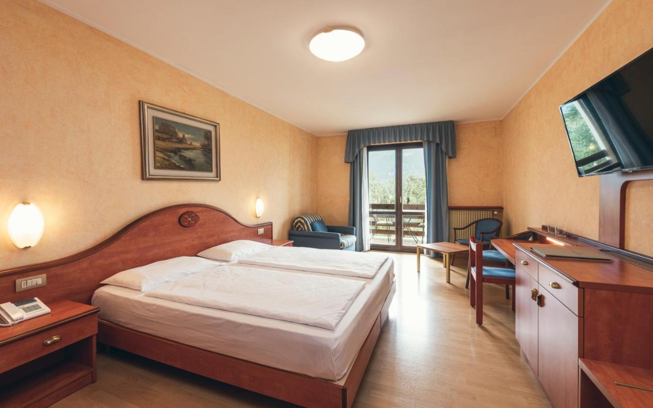 Hotel Caravel Limone sul Garda Zewnętrze zdjęcie